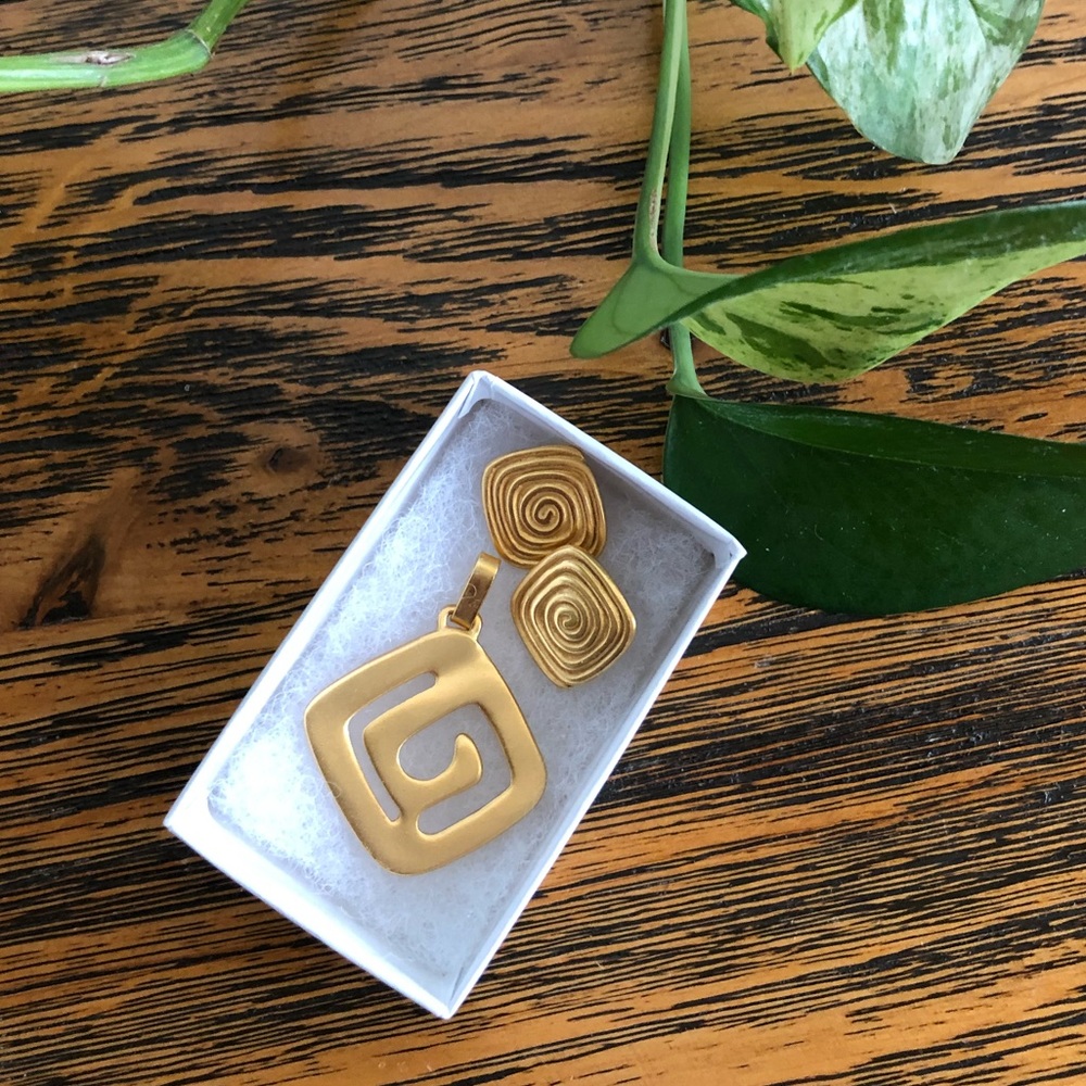 Retro Gold Square Earring & Pendant Set